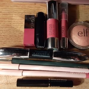 10 Piece Makeup Set W/Clinique Makeup Bag